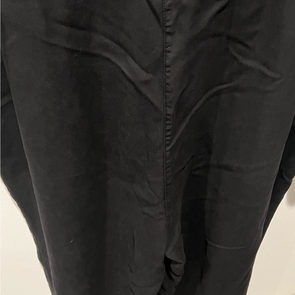 Ten Tree Active Outdoor Athleisure Bohemian Timeless Black Button-Up Jumpsuit - Picture 13 of 15